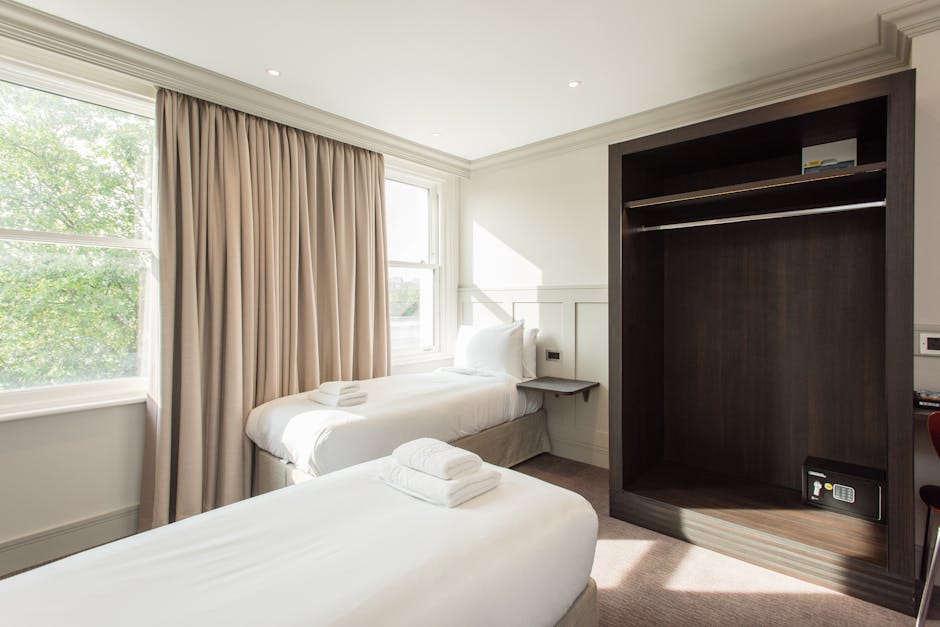 Cheap hotels in Madrid — bright twin hotel room